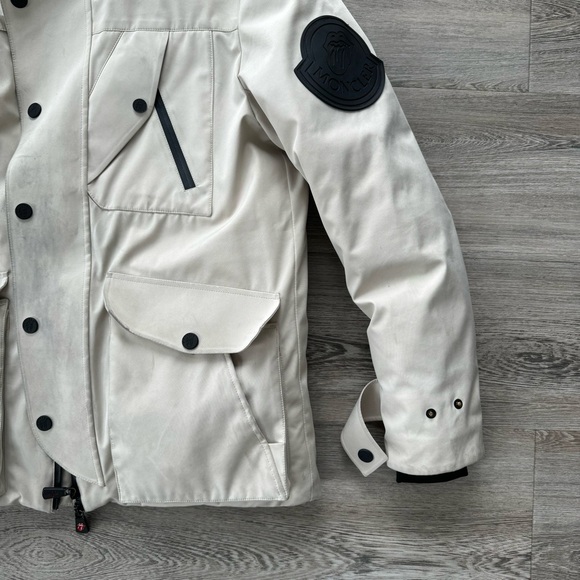 Moncler x Rolling Stones Puffer Jacket - Picture 9 of 11
